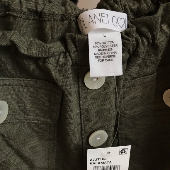 Off the shoulder ruffled trim utility top - Picture 7 of 11